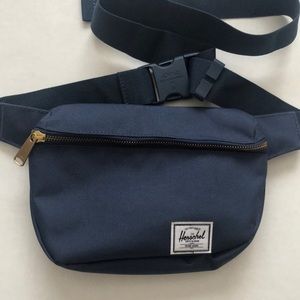 NWOT Hershel fanny pack